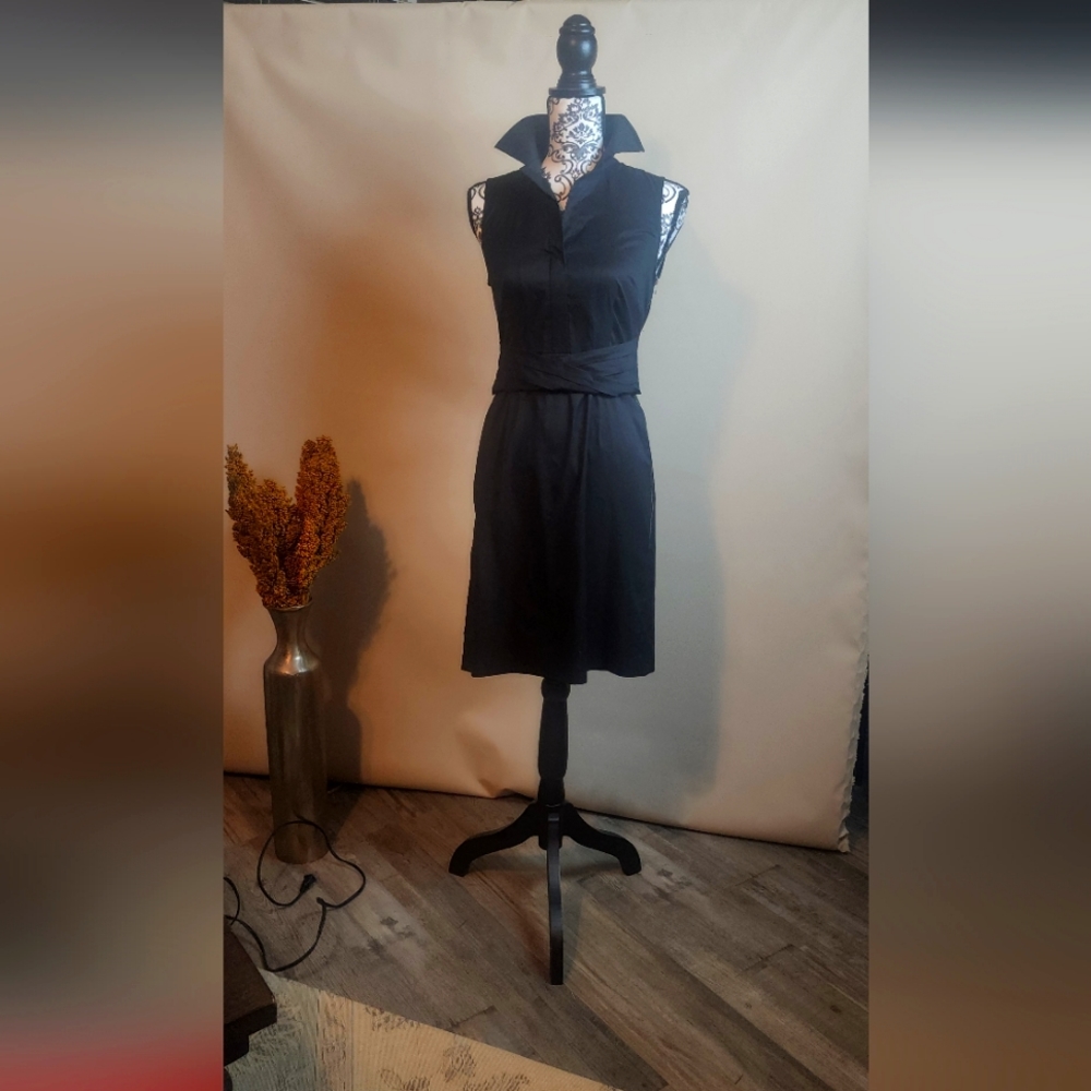 Ann Taylor Sleeveless Black Dress